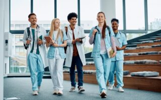 Comment préparer sa 1ʳᵉ année de médecine ?